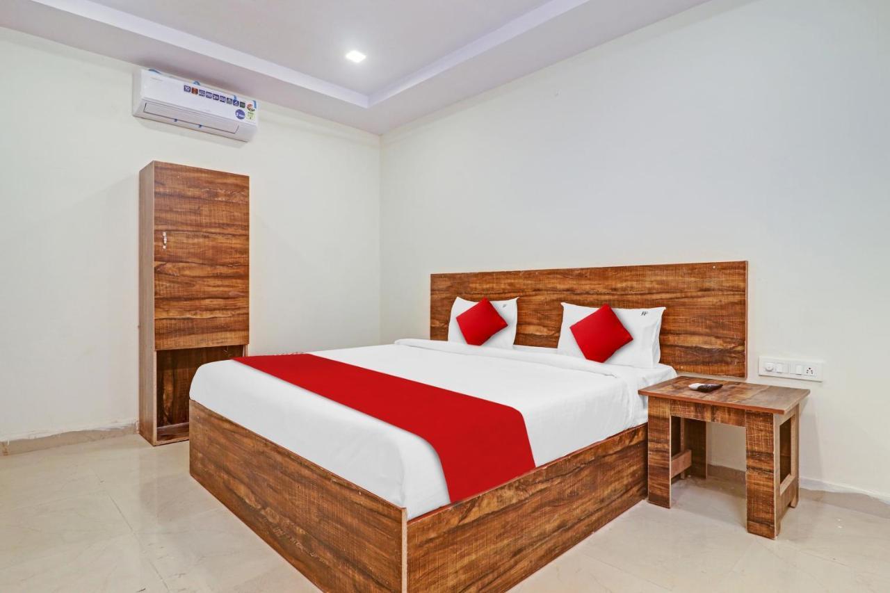 Hotel O R Square Inn Хайдарабад Экстерьер фото