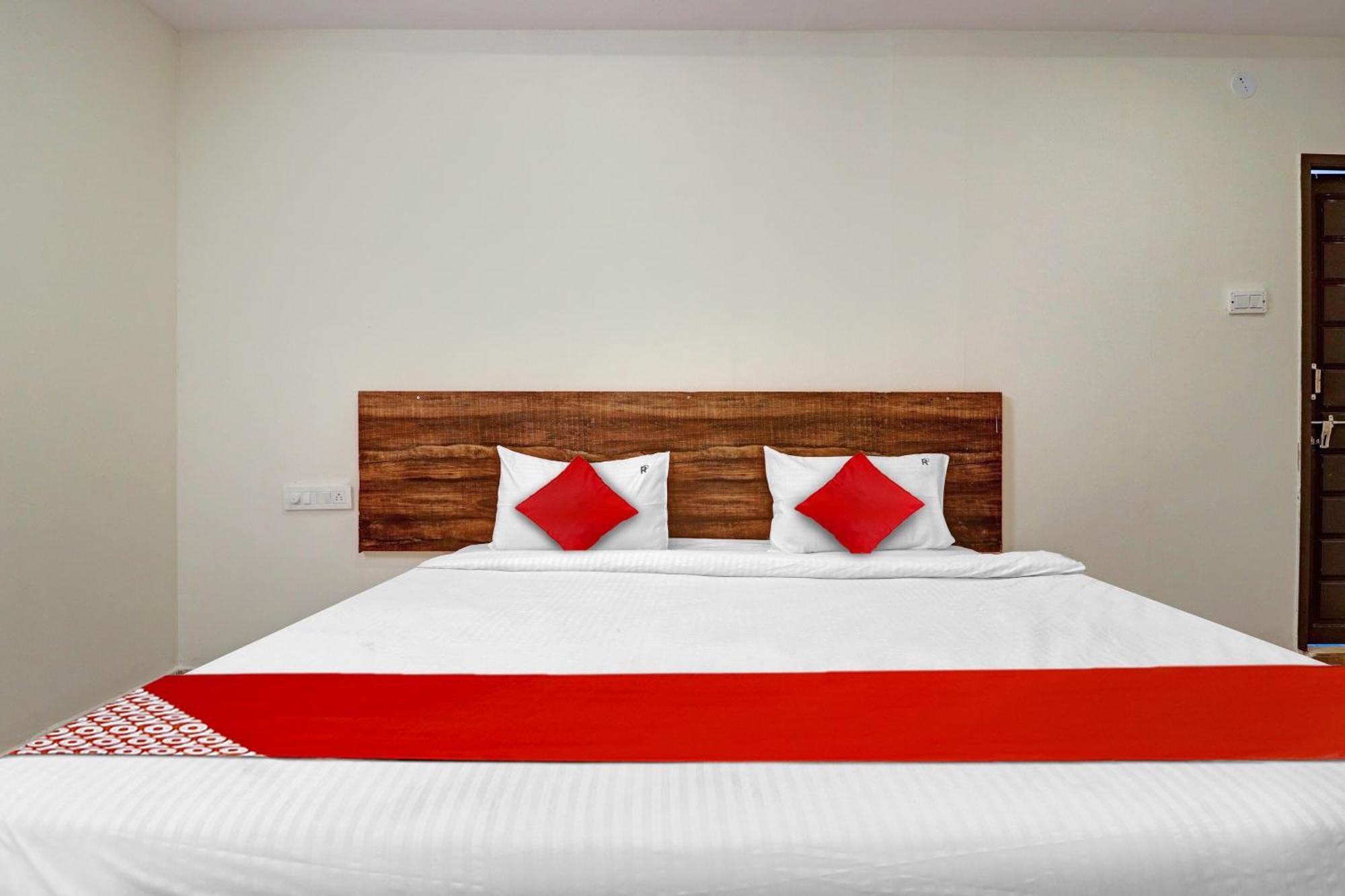 Hotel O R Square Inn Хайдарабад Экстерьер фото