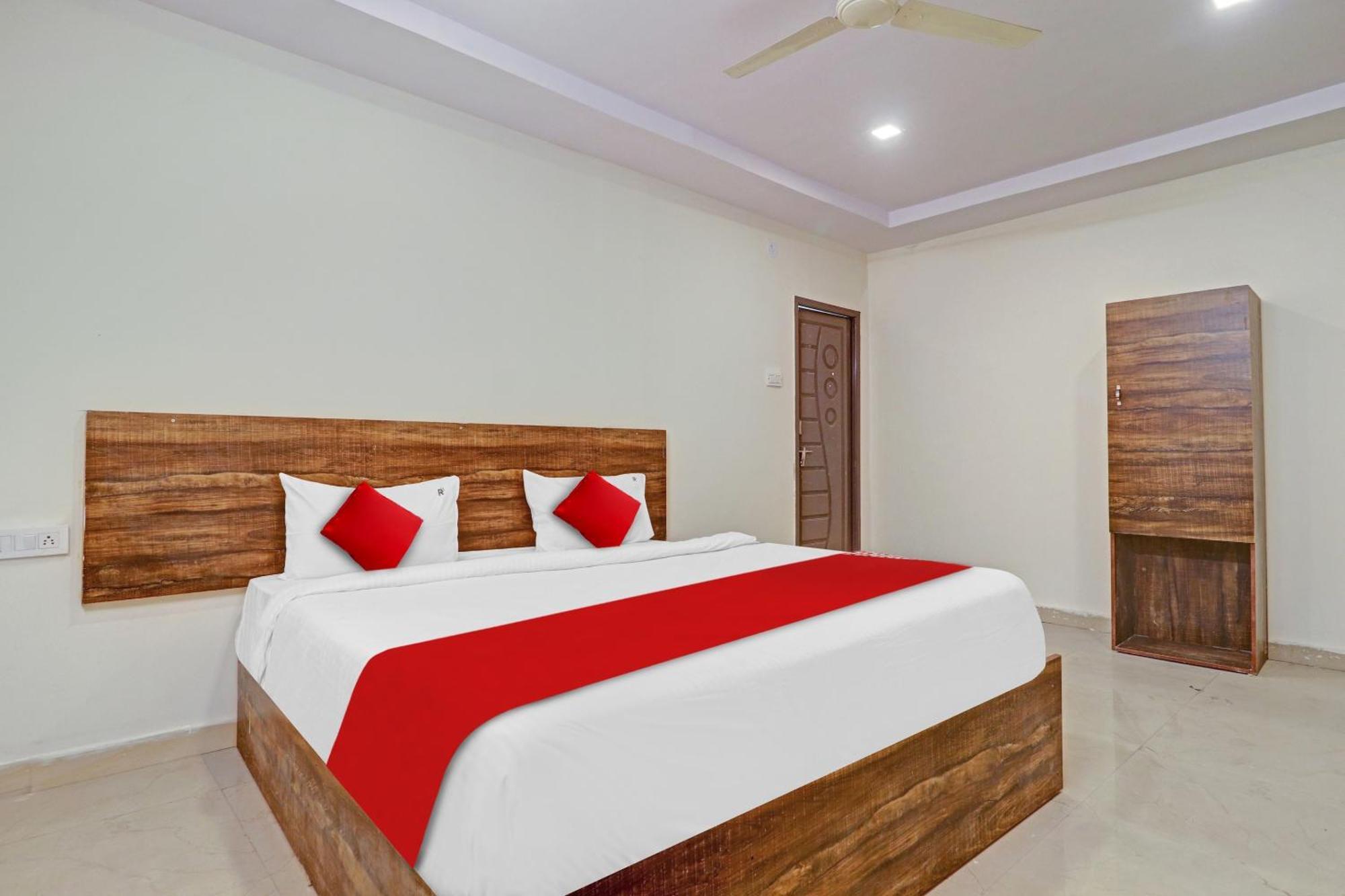 Hotel O R Square Inn Хайдарабад Экстерьер фото
